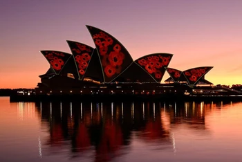 Nhà hát "con sò" Sydney Opera House là một trong những điểm đến thu hút nhiều khách quốc tế ghé thăm. (Ảnh: REUTERS)