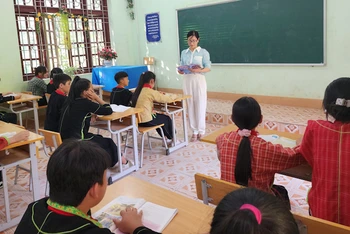 Giờ học của học sinh Trường phổ thông dân tộc bán trú trung học cơ sở xã Thanh Lòa (Cao Lộc, Lạng Sơn).