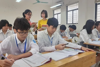 Giờ học của học sinh Trường trung học phổ thông Trương Định (quận Hoàng Mai, Hà Nội).