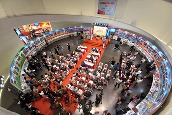 Toàn cảnh cuộc tọa đàm "Hội ngộ giải A Giải Báo chí Quốc gia" tại Hội Báo toàn quốc năm 2023. Nguồn: hoinhabao.vn.