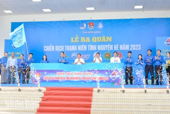 Nghi thức khởi động Chiến dịch Thanh niên tình nguyện hè tỉnh Kiên Giang năm 2023.