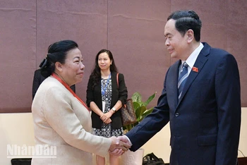 Đồng chí Trần Thanh Mẫn, Ủy viên Bộ Chính trị, Phó Chủ tịch Thường trực Quốc hội tiếp Phó Chủ tịch Quốc hội Lào Sounthone Xayachack.