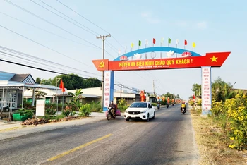 Đường vào trung tâm huyện An Biên. 