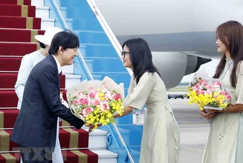 [Ảnh] Hoàng Thái tử Nhật Bản và Công nương bắt đầu thăm chính thức Việt Nam