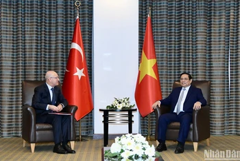 Thủ tướng Phạm Minh Chính tiếp Bộ trưởng Ngân khố và Tài chính Thổ Nhĩ Kỳ Mehmet Simsek.
