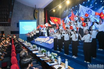 Đại hội Sinh viên Việt Nam lần thứ XI có sự tham dự của 695 đại biểu đến từ 30 Hội Sinh viên Việt Nam các tỉnh, thành phố, 39 Hội Sinh viên Việt Nam các trường trực thuộc Trung ương và 13 Hội Sinh viên Việt Nam tại nước ngoài.