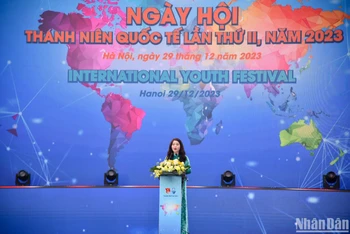 Đồng chí Chu Hồng Minh, Ủy viên Ban Thường vụ Trung ương Đoàn, Thành ủy viên, Bí thư Thành đoàn Hà Nội phát biểu khai mạc Festival. 