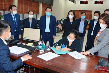 Lãnh đạo tỉnh Bắc Ninh thăm và làm việc với Trung tâm Hành chính công tỉnh.