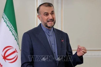 Ngoại trưởng Iran Hossein Amir-Abdollahian tại cuộc họp báo ở Tehran, Iran. (Ảnh: AFP/TTXVN)