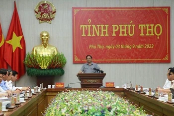 Thủ tướng Phạm Minh Chính phát biểu ý kiến với lãnh đạo chủ chốt tỉnh Phú Thọ.