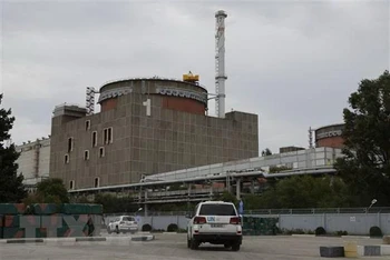 Đoàn xe chở các thanh sát viên của IAEA tới nhà máy điện hạt nhân Zaporizhzhia ở miền nam Ukraine, ngày 1/9. (Ảnh: THX/TTXVN) 