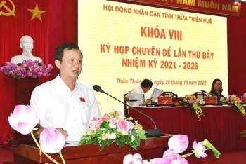Bí thư Tỉnh ủy, Chủ tịch HĐND tỉnh Lê Trường Lưu phát biểu khai mạc kỳ họp.