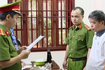 Cơ quan Cảnh sát điều tra thi hành lệnh bắt tạm giam bị can Lê Văn Khánh.