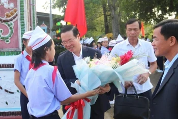 Thường trực Ban Bí thư Võ Văn Thưởng đến dự Ngày hội Đại đoàn kết tại tổ dân phố 1, làng Triều Sơn Tây, phường An Hòa, TP Huế.