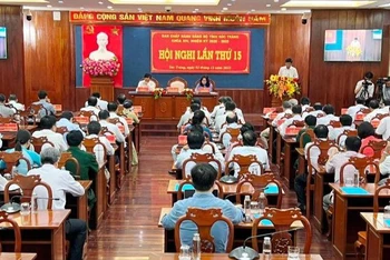 Quang cảnh Hội nghị Ban Chấp hành Đảng bộ tỉnh Sóc Trăng lần thứ 15. 