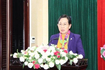 Đồng chí Bí thư tỉnh ủy Hà Nam phát biểu tại hội nghị. 