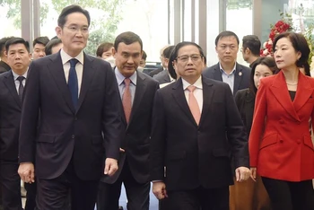 Thủ tướng Phạm Minh Chính đến dự lễ khánh thành Trung tâm Nghiên cứu và Phát triển (R&D). 