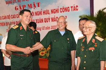 Trung tướng Nguyễn Trường Thắng, Ủy viên Trung ương Đảng, Tư lệnh Quân khu và các đại biểu. 