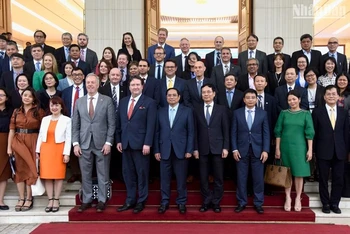 Thủ tướng Phạm Minh Chính cùng đoàn doanh nghiệp của Hội đồng Kinh doanh Hoa Kỳ-ASEAN.