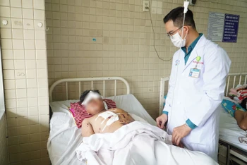 Bệnh nhân đang được tiếp tục điều trị tại Bệnh viện Chợ Rẫy.