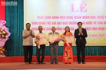 Tỉnh Bình Định có 3 cá nhân được Chủ tịch nước phong tặng danh hiệu vinh dự Nhà nước Nghệ nhân nhân dân trong đợt xét tặng danh hiệu nghệ nhân lần thứ III.