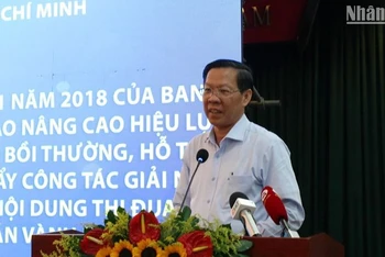 Chủ tịch Ủy ban nhân dân Thành phố Hồ Chí Minh Phan Văn Mãi đề nghị lãnh đạo các quận, huyện, thành phố Thủ Đức đến cuối tháng 6 phải bàn giao khoảng 80% mặt bằng cho dự án Vành đai 3.