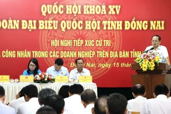 Quang cảnh buổi tiếp xúc cử tri là công nhân của Đoàn đại biểu Quốc hội tỉnh Đồng Nai.
