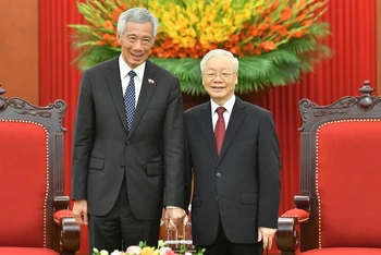 [Ảnh] Tổng Bí thư Nguyễn Phú Trọng tiếp Thủ tướng Cộng hòa Singapore Lý Hiển Long 
