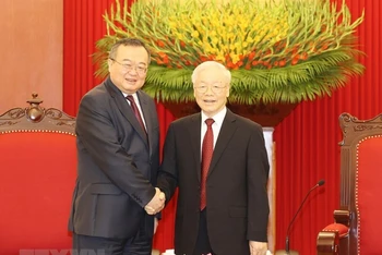 [Ảnh] Tổng Bí thư tiếp Trưởng Ban Liên lạc Đối ngoại Trung ương Đảng Cộng sản Trung Quốc