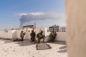 Binh sĩ Israel triển khai tại Gaza, ngày 21/12/2023. (Ảnh: AFP/TTXVN)