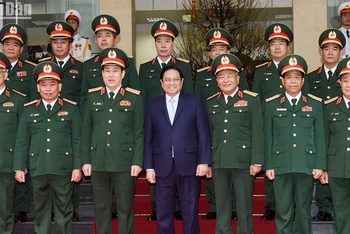 [Ảnh] Thủ tướng Phạm Minh Chính thăm, chúc Tết cán bộ Tổng cục II - Bộ Quốc phòng 
