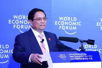 Thủ tướng Phạm Minh Chính phát biểu ý kiến tại phiên thảo luận với lãnh đạo các tập đoàn lớn của WEF.