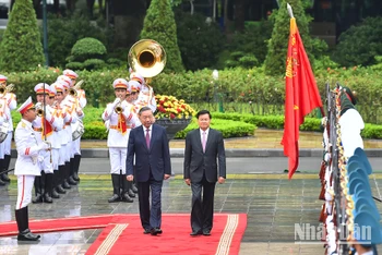 [Ảnh] Tổng Bí thư, Chủ tịch nước Tô Lâm chủ trì lễ đón Tổng Bí thư, Chủ tịch nước Lào Thongloun Sisoulith