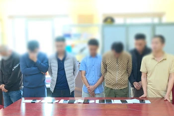 Các đối tượng bị khởi tố trong vụ đánh bạc trên mạng tại Sơn La.