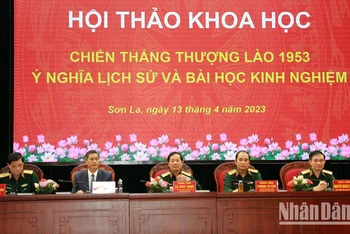 Đoàn Chủ tịch chủ trì Hội thảo khoa học “Chiến thắng Thượng Lào 1953-Ý nghĩa lịch sử và bài học kinh nghiệm”.