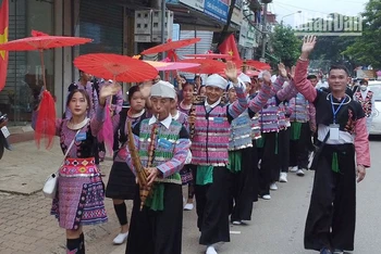 Lễ hội đường phố mang đậm bản sắc dân tộc được huyện Mộc Châu tổ chức vào dịp Quốc khánh 2/9.