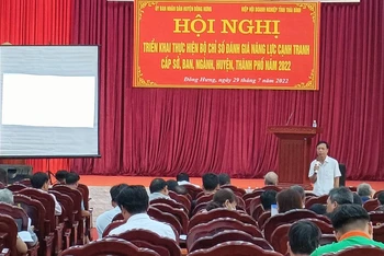 Hơn 300 doanh nghiệp huyện Đông Hưng (tỉnh Thái Bình) tham gia “chấm điểm” cơ quan công quyền sáng 29/7.