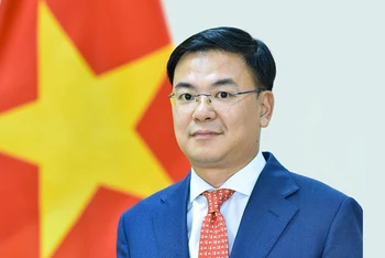 Thứ trưởng Ngoại giao, Chủ nhiệm Ủy ban Nhà nước về Người Việt Nam ở nước ngoài Phạm Quang Hiệu.