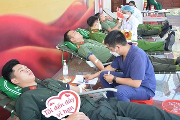 Qua ngày hội đã thu gần 150 đơn vị máu.
