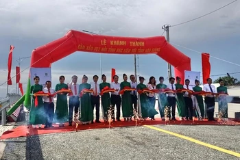 Khánh thành và chính thức đưa vào sử dụng cầu Xẻo Vẹt nối 2 tỉnh Bạc Liêu-Hậu Giang.