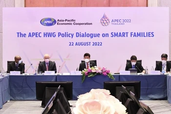 Phiên thảo luận về chính sách “Các gia đình thông minh” tại Tuần lễ Y tế APEC. (Ảnh: Bộ Y tế Thái Lan)