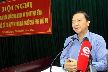Phó Chủ tịch Quốc hội Nguyễn Khắc Định phát biểu tại buổi tiếp xúc với cử tri tỉnh Thái Bình.