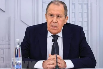 Ngoại trưởng Nga Sergei Lavrov tại cuộc họp báo ở Moskva. (Ảnh: AFP/TTXVN)