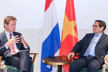 Thủ tướng Phạm Minh Chính tiếp ông Dolf van den Brink, Tổng Giám đốc Heineken toàn cầu. (Ảnh: VGP)