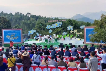 Quang cảnh khai mạc Hội hoa sở Bình Liêu năm 2022.