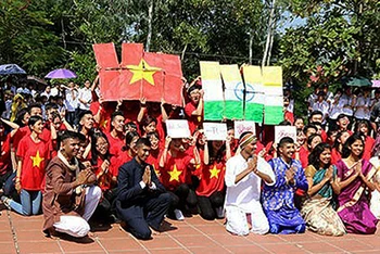 Đại biểu thanh niên Việt Nam tại một chương trình Trại Ngày Cộng hòa tại Ấn Độ.