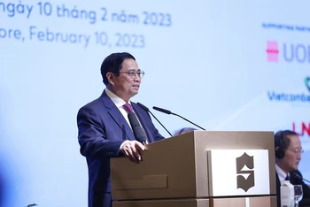 Thủ tướng Phạm Minh Chính phát biểu tại Diễn đàn Doanh nghiệp Việt Nam-Singapore. 