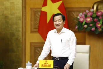 Phó Thủ tướng Lê Minh Khái chủ trì cuộc họp.