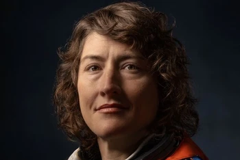 Phi hành gia Christina Koch sẽ là người phụ nữ đầu tiên bay quanh mặt trăng. (Nguồn: NASA/TTXVN)