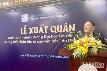 PGS, TS Tô Ngọc Hưng phát biểu tại lễ xuất quân.